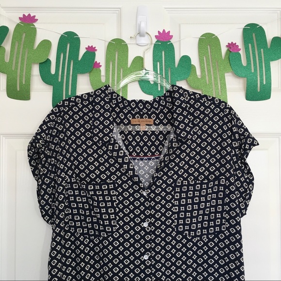 Jachs Girlfriend Navy Blue Southwest Aztec Blouse - Picture 4 of 9